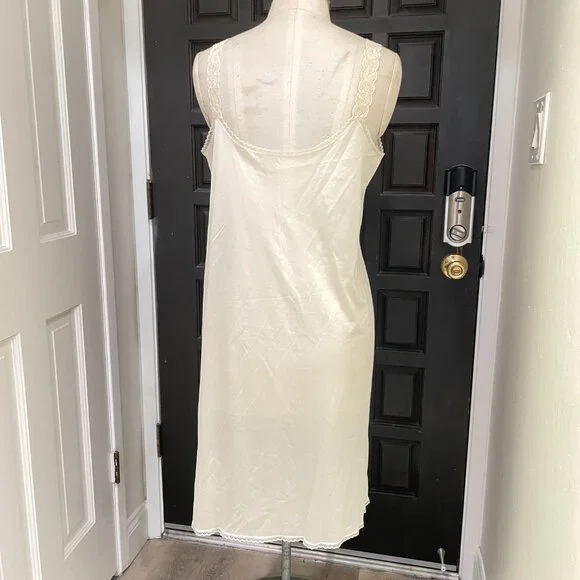 White Vintage Vanity Fair Slip Dress - Picture 10 of 10
